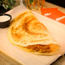 Dosa de patata con salsa de coco